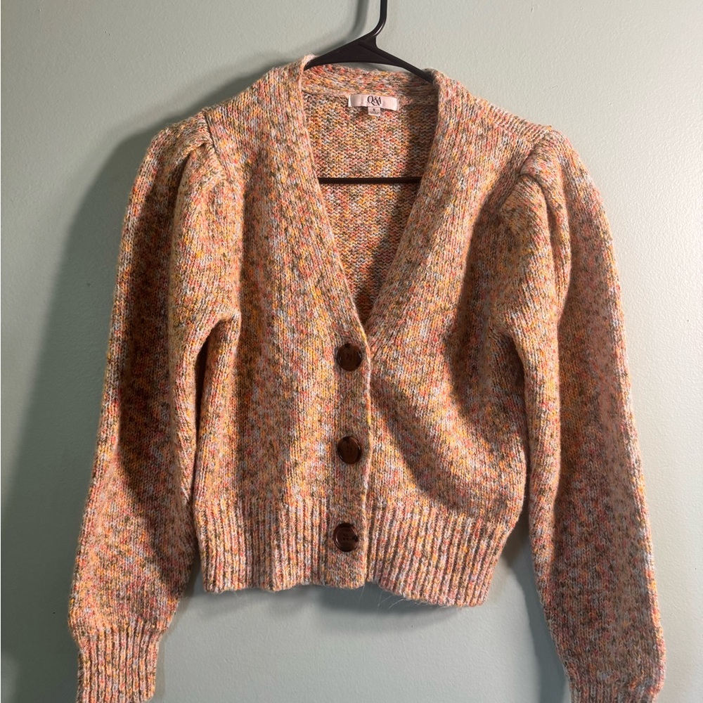 Cream Cardigan Sweater with V-Neck and Relaxed Fit
